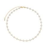 Colar Dourado com Trevos Brancos
